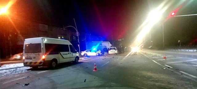 В Броварах 16-летний пьяный за рулем стал участником смертельного ДТП на светофоре