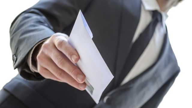 Кабмин собрался жестко бороться с теневой занятостью. Будут менять законы