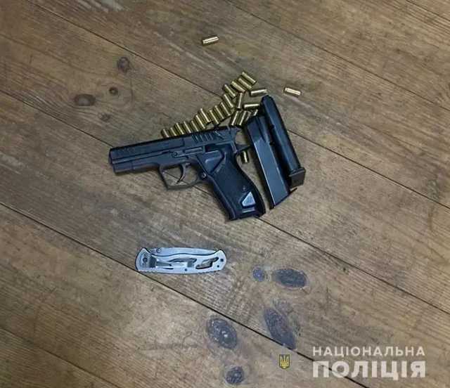 На «базе титушек» ОПЗЖ в Киеве полиция нашла гранаты и оружие