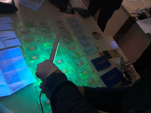 Викладачів навчального закладу Запоріжжя викрито на системному хабарництві