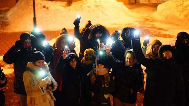 Любовь сильнее страха: в России возобновились протесты в поддержку Навального