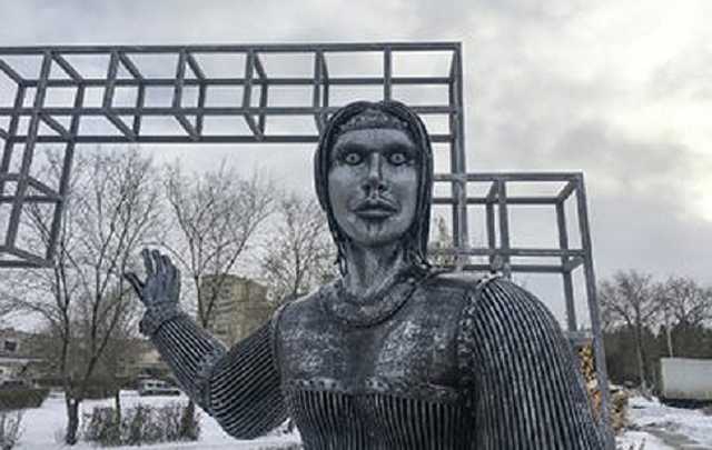 В РФ на аукционе продали памятник "Аленушка апокалипсиса" за 2,6 млн рублей