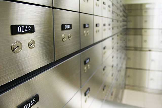 Деньги украинцев крадут из банков: как пропадают миллионы