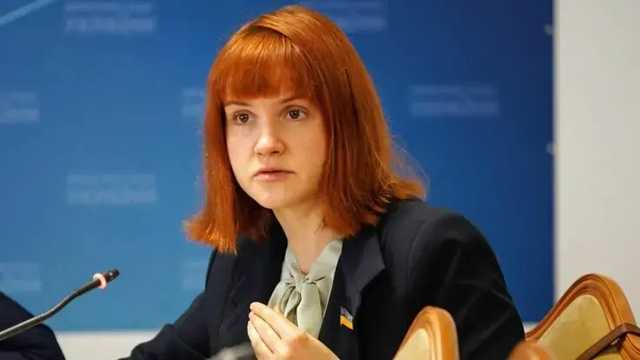 «Слуга народа» Безуглая выступила с непонятной речью. Ее высмеяли в Сети