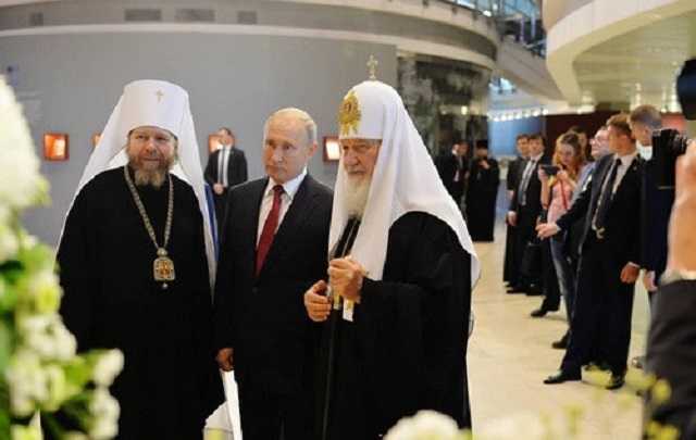 В борьбе за власть в РПЦ главный соперник Гундяева терпит бункерное фиаско