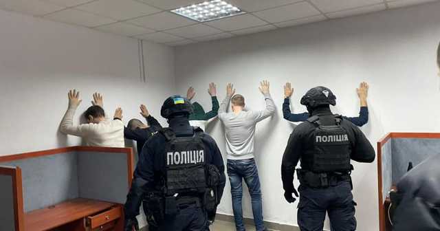 Угрожали, запугивали, требовали деньги: в столице разоблачили коллекторскую контору