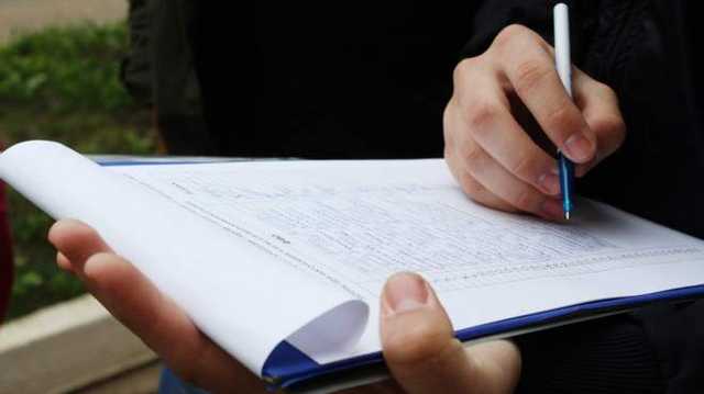 Депутаты собрали подписи об отмене назначения Сергея Шкарлета министром образования