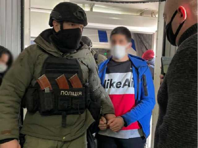 Расстрелял мужчину в Гидропарке: Украина получила из Турции подозреваемого