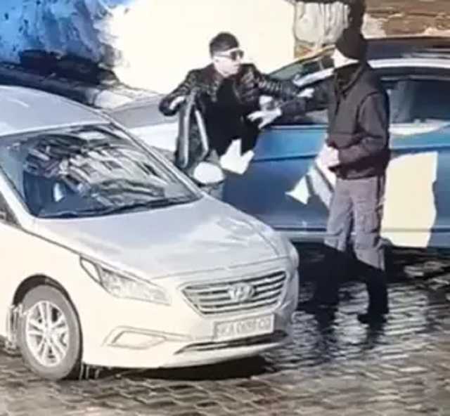 Появились подробности о водителе, убившем двумя ударами пешехода в Киеве