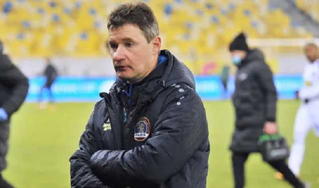 В УПЛ тренер попросил судью говорить на украинском и получил желтую карточку