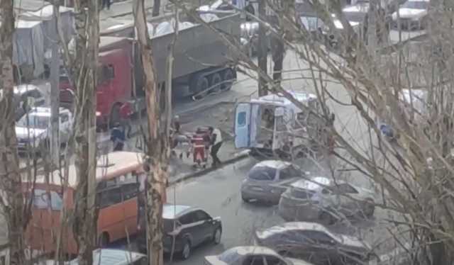 В Одесі фура збила жінку, яка намагалася перебігти дорогу