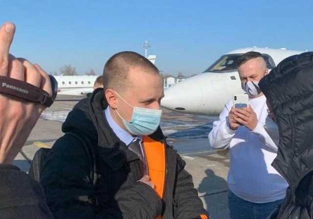 Бежать из Украины экс-заместителю главы Приватбанка помог Коломойский - источник