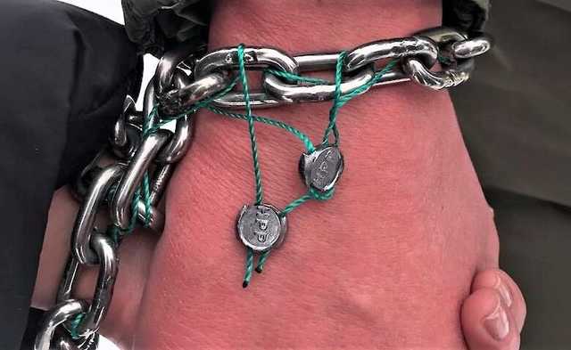 Как прошла неделя у скованных цепью влюбленных из Харькова