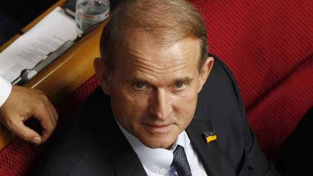 Запрещенные каналы Медведчука пытаются вернуться в эфир