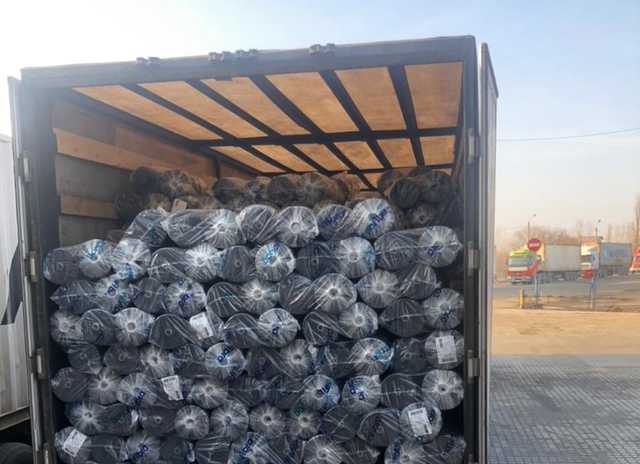 В порту Черноморска блокировали масштабную контрабанду табака для кальяна