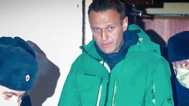 Навального этапировали из СИЗО