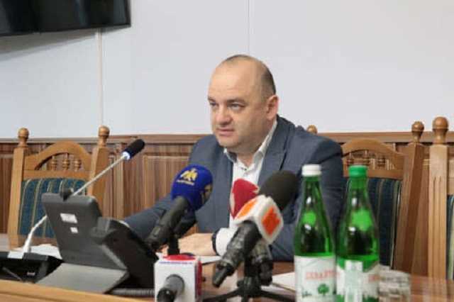 Продолжительность лечения удвоилась. Главный санврач Прикарпатья тоже допускает новый штамм коронавируса