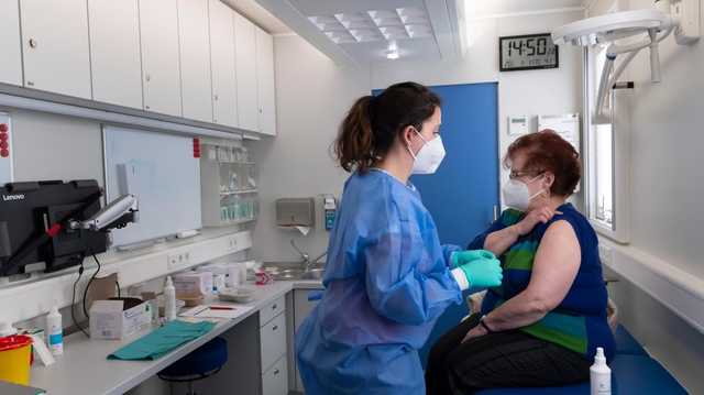 Европейцы не хотят прививаться вакциной AstraZeneca — The Times