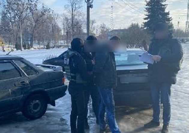 В Сумской области налоговика разоблачили в вымогательстве взяток