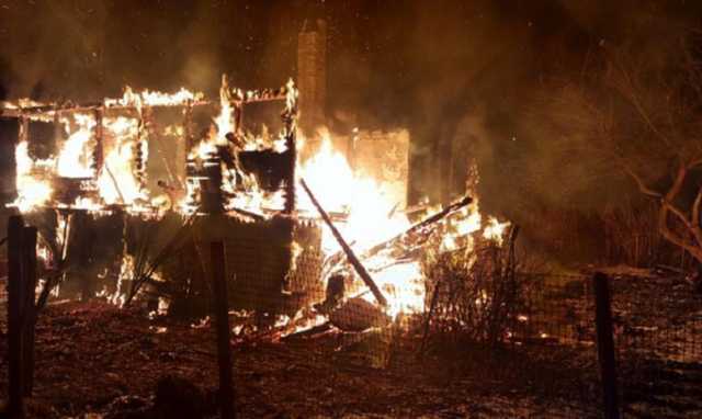 На Киевщине при ликвидации пожара спасатели обнаружили тело мужчины