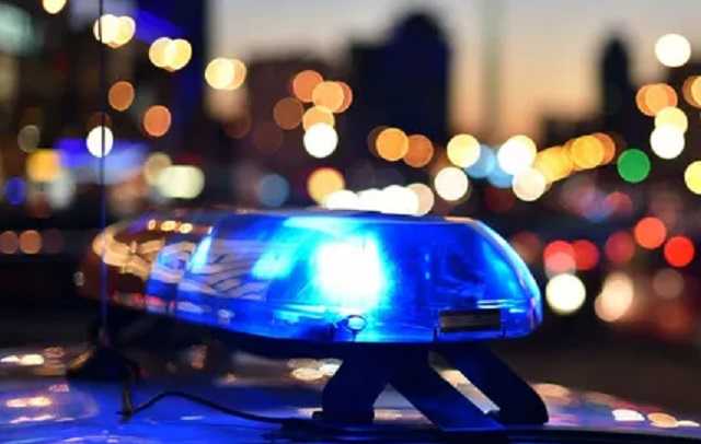 В Киеве пьяный водитель на скорости протаранил здание