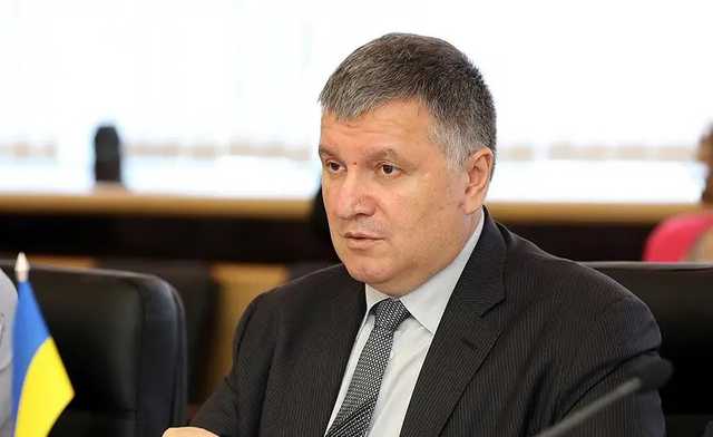 Аваков: У Порошенко были все основания, чтобы закрыть каналы Медведчука