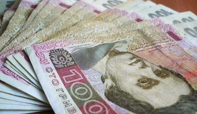 Украинцам введут "нулевую" декларацию: кому и сколько предлагает заплатить Зеленский