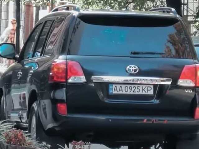 Кива ездит на бронеавтомобиле стоимостью 5 млн грн