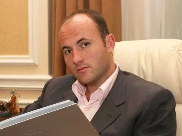 В сети всплыло видео о деятельности Фукса