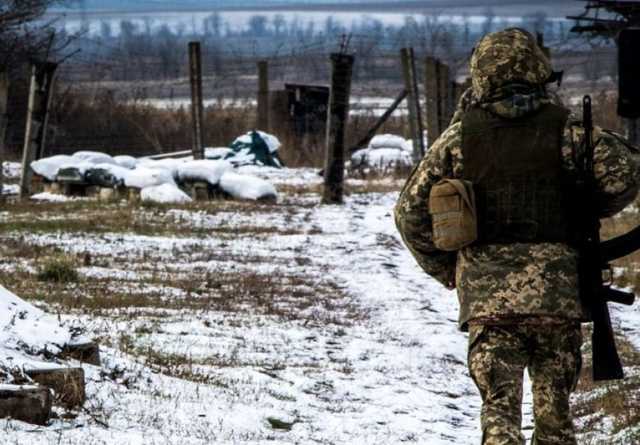 Ситуация на Донбассе: возле Марьинки вражеский снайпер ранил украинского военного, его состояние тяжелое