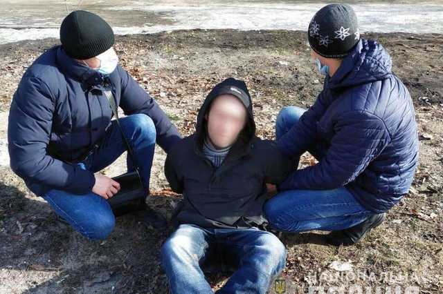 В Сумах неадекват с гранатой решил взорвать отделение полиции