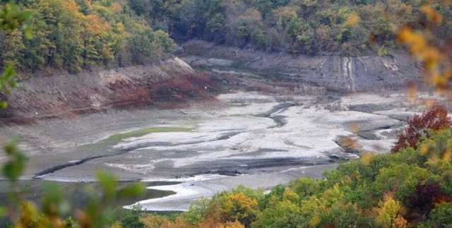 Зима не помогла. Крым продолжает превращаться в пустыню