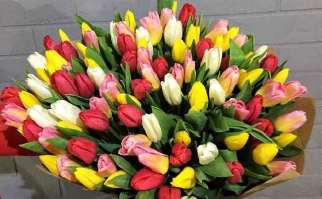 В Киеве на 8 марта букеты стоили свыше 20 тысяч