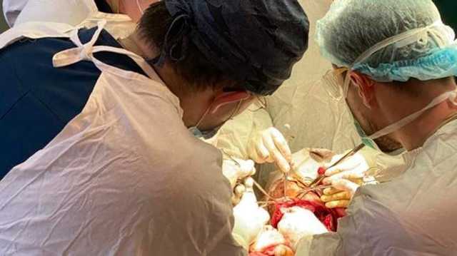 Едва не погиб: львовянин занес в организм смертельную инфекцию во время бритья