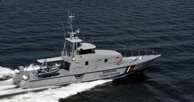 Украина купит у Франции 20 военных катеров за ее же кредитные деньги