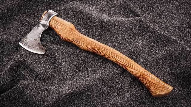 Под Одессой мужчина зарубил топором воспитательницу детсада и сбежал в другую область