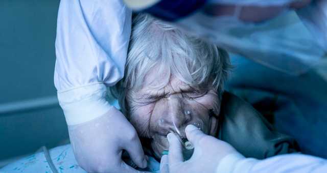 Украину накрывает третья волна коронавируса: пик придется на апрель