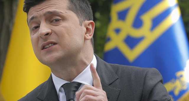 Зеленский по случаю годовщины "референдума" в Крыму потребовал "вернуть Украине украинское"