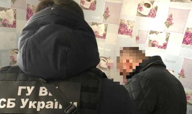 Співробітника СБУ та ще трьох осіб підозрюють у викраденні людини і вимаганні