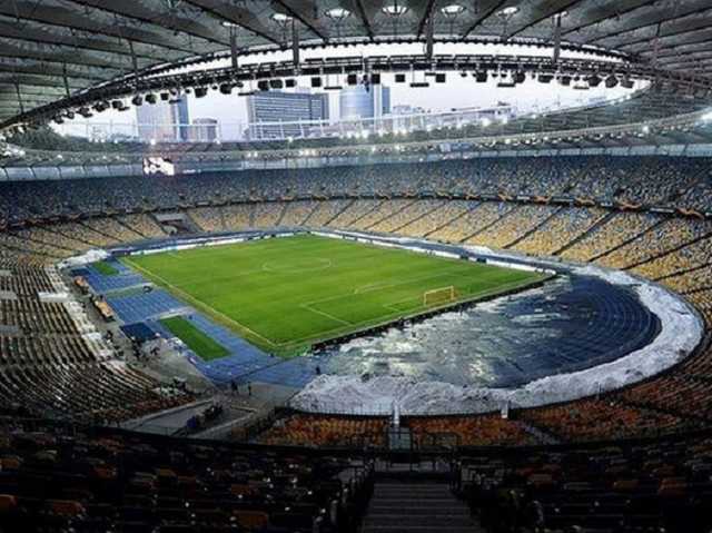 Киев запретил доступ болельщиков на футбольные матчи