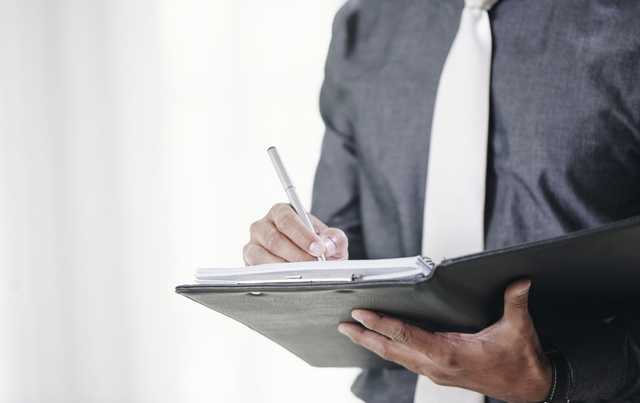 Адвокатов могут освободить от подачи декларации