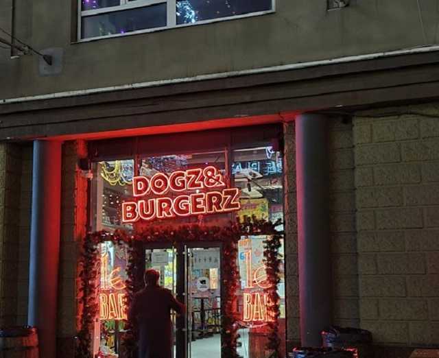 В центре Днепра мужчины устроили погром в популярном ресторане