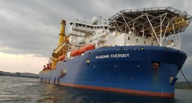 В обход санкций США. Фирмы из Европы оборудовали судно "Академик Черский"