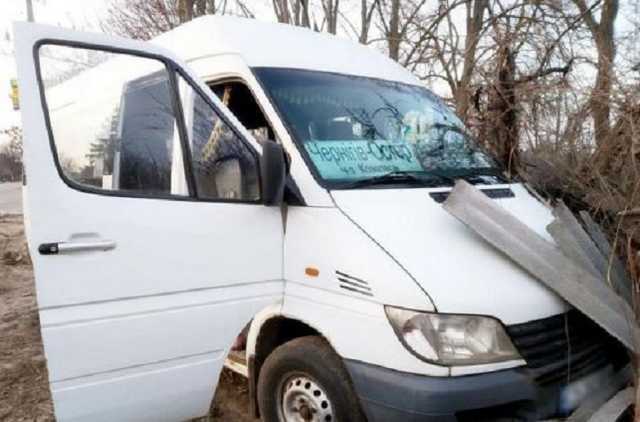 Водитель маршрутки скончался за рулем: в салоне было полно пассажиров