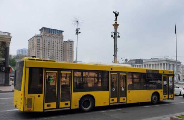 В Киеве могут ввести спецпропуска для транспорта