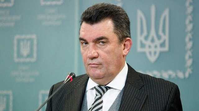 Топливом с завода Медведчука-Марченко заправляются российские танки в ОРДЛО – Данилов