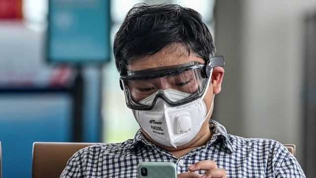 Иммунолог пояснила, полезно ли обязательное ношение масок на улице