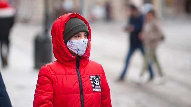 Коронавирусом в Украине заболели более 8 тысяч за сутки, умерли менее 200