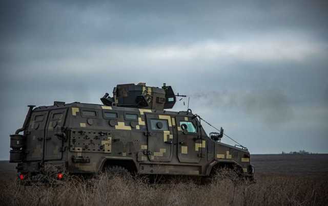 Военные ООС дважды попали под вражеский обстрел возле Светлодарска
