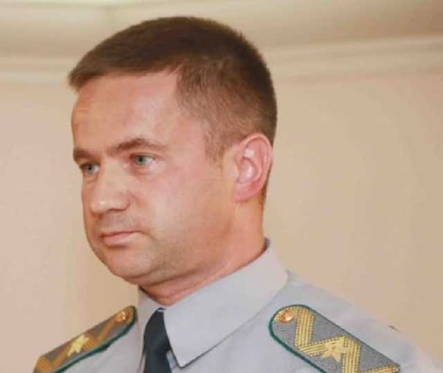 Когда введут санкции и депортируют члена политсовета Слуги народа Вадима Слюсарева?